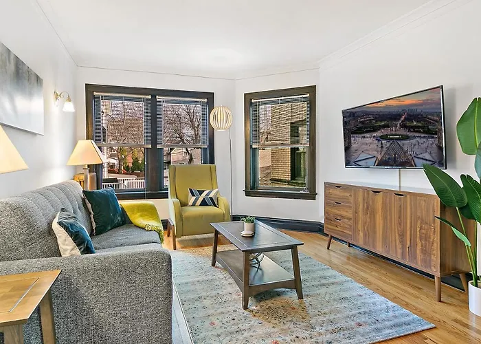 Your 1Br Homey Haven In Vibrant Chicago - Larchmont 1A-3A